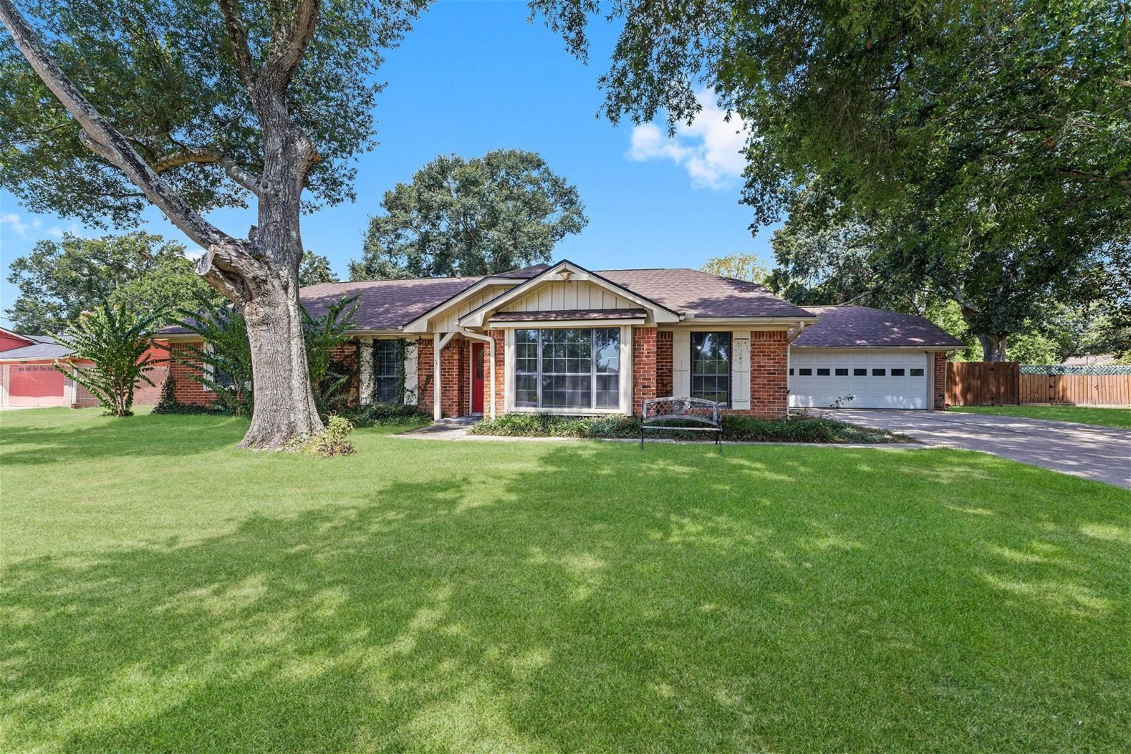 Real estate property located at 11 Roseland, Harris, Baytown, TX, US