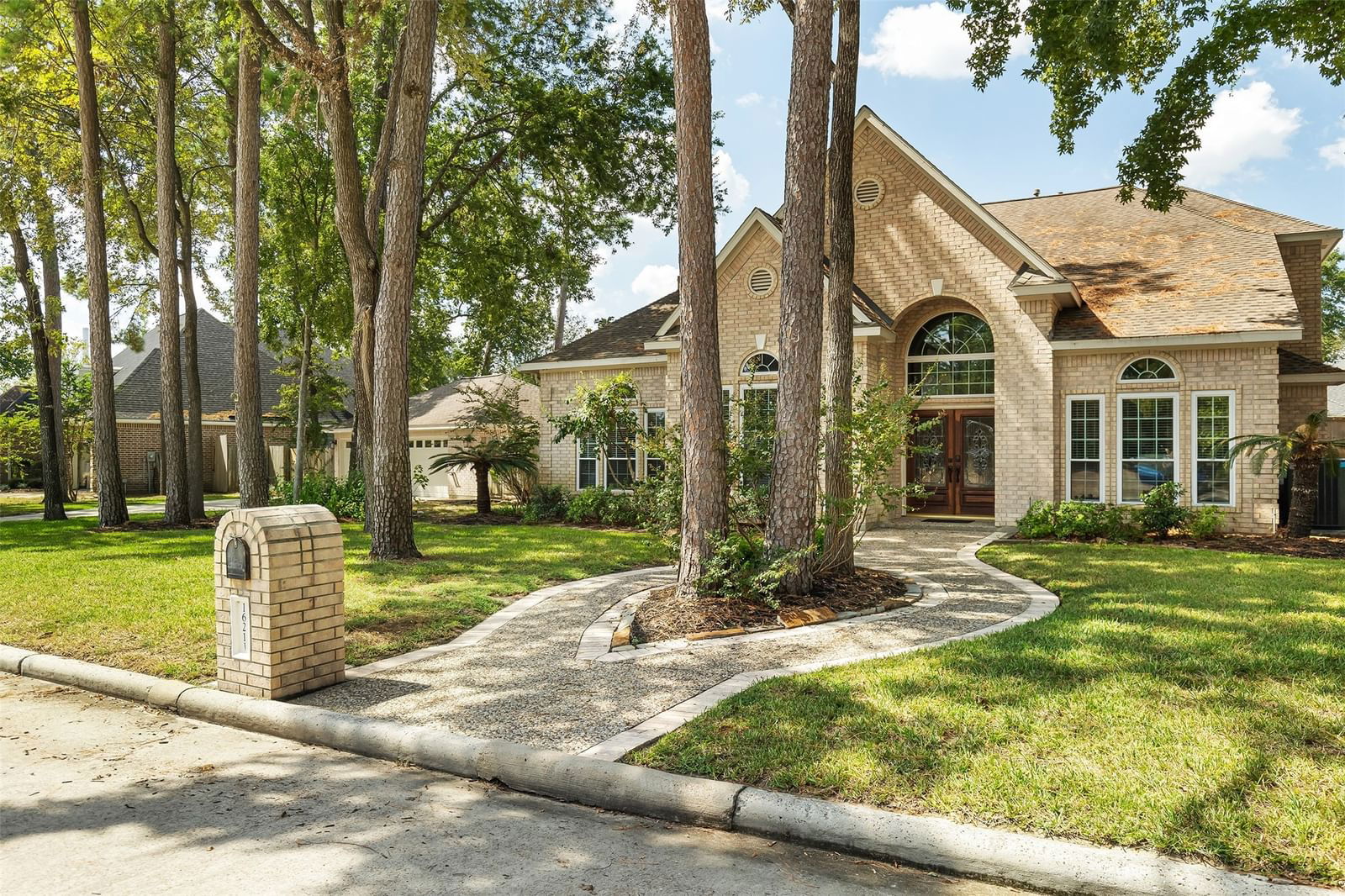 Real estate property located at 16211 Morningbrook, Harris, Champion Forest Sec 10, Spring, TX, US