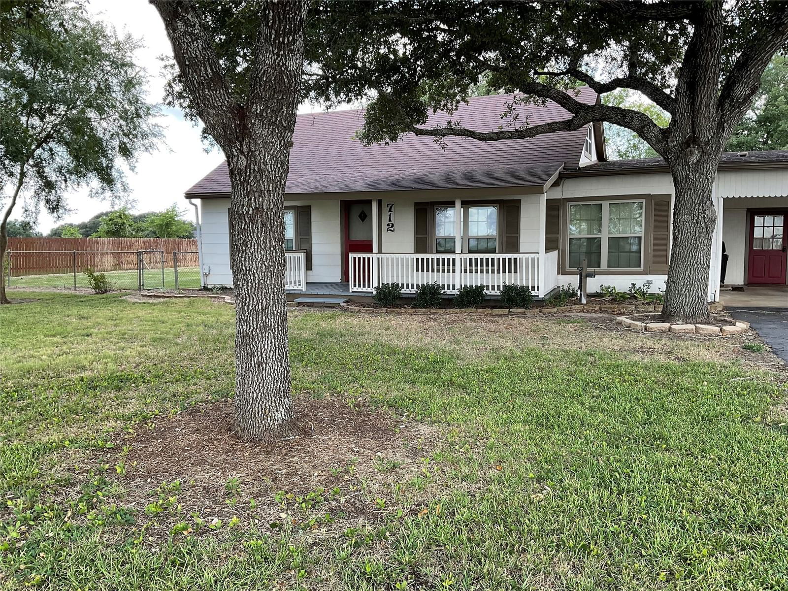 Real estate property located at 712 State Highway 95, Lavaca, None, Yoakum, TX, US