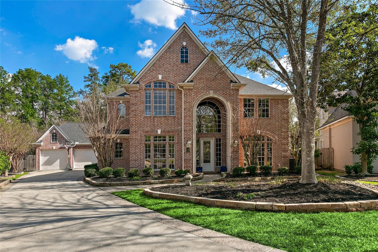 Real estate property located at 2 Rosedown, Montgomery, Wdlnds Village Alden Br, The Woodlands, TX, US