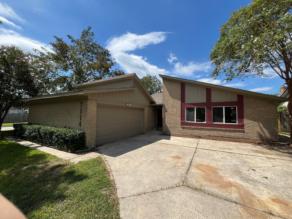 Real estate property located at 7114 Falling Waters, Harris, Oakwood Glen Sec 01, Spring, TX, US