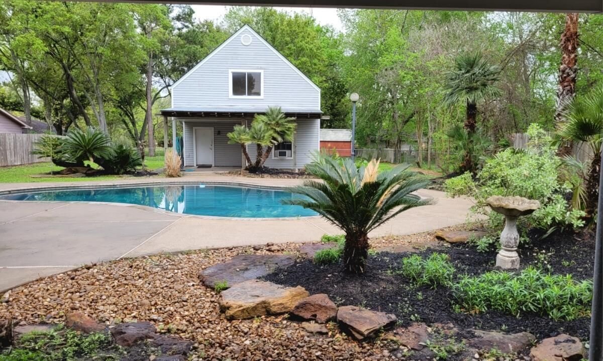 Real estate property located at 2205 Shadybend, Brazoria, Creekview 2 Pearland, Pearland, TX, US