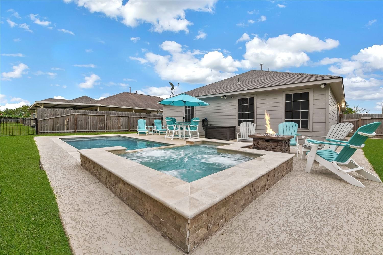 Real estate property located at 5519 Cinnamon Lake, Harris, Baytown, TX, US
