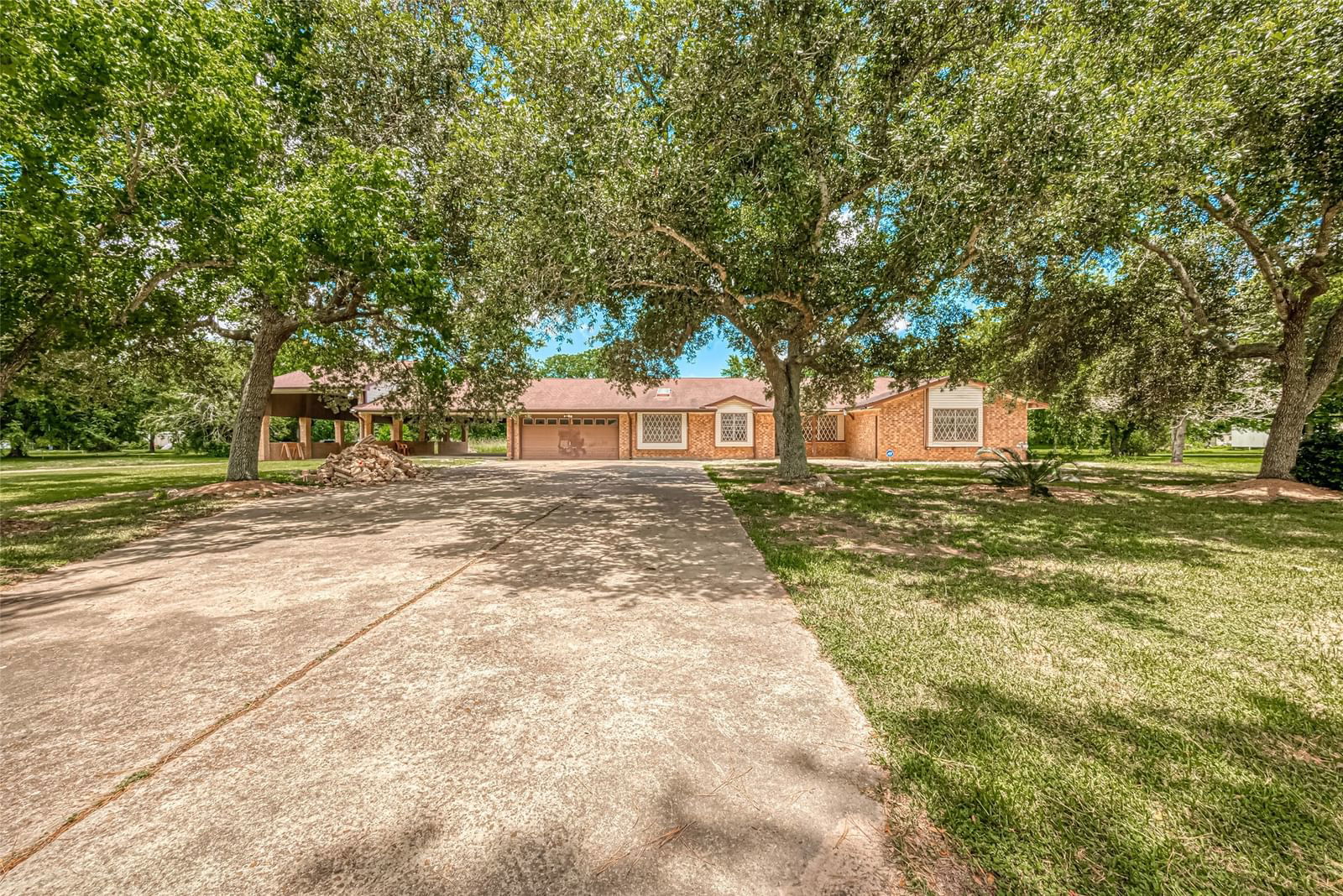 Real estate property located at 3284 County Road 181, Brazoria, H T & B R R, Alvin, TX, US