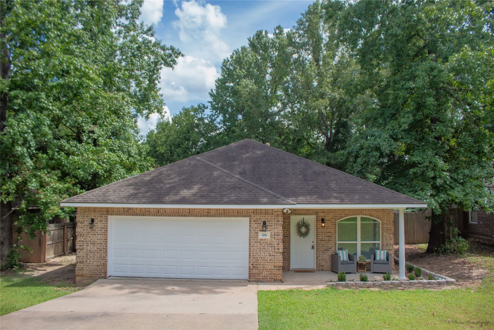 Real estate property located at 326 Green Leaf, Walker, South Park, Huntsville, TX, US