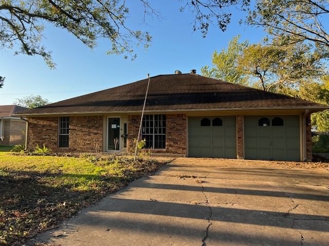 Real estate property located at 127 Tulip, Brazoria, Shywood Lake Jackson, Lake Jackson, TX, US