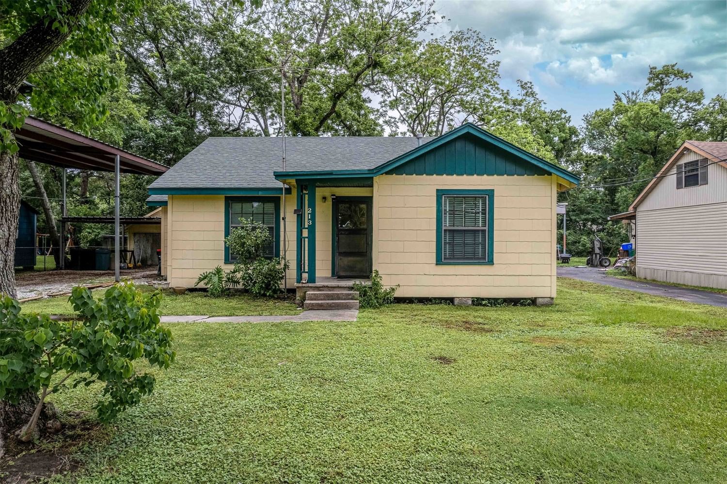 Real estate property located at 213 Pecan, Harris, Stoufflet, Baytown, TX, US