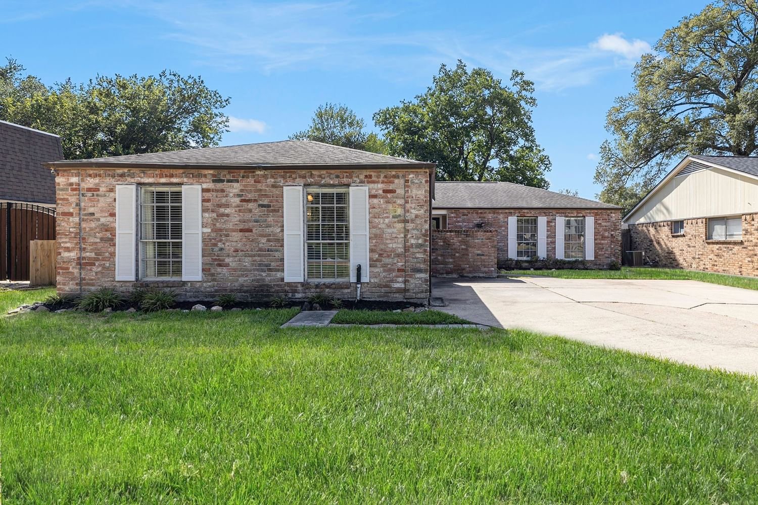 Real estate property located at 242 Sevenhampton, Harris, Houston, TX, US