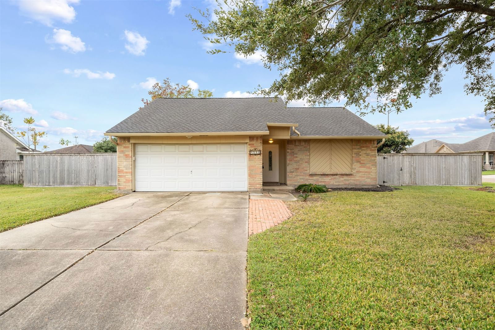 Real estate property located at 2111 Cammy, Harris, Loc Loma Sec 01, La Porte, TX, US