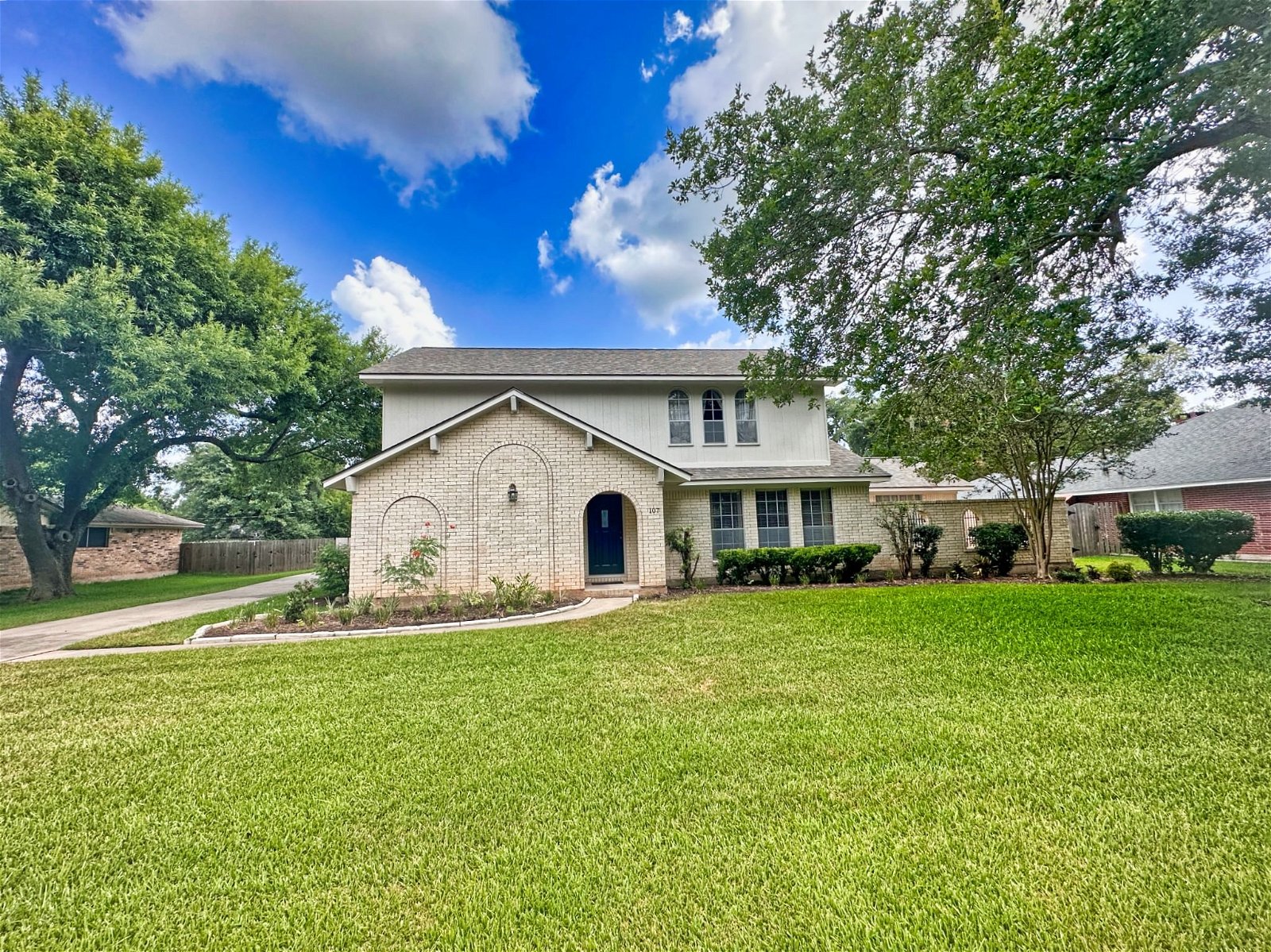Real estate property located at 107 Aster Ln, Brazoria, Lake Forest Subdivision, Lake Jackson, TX, US