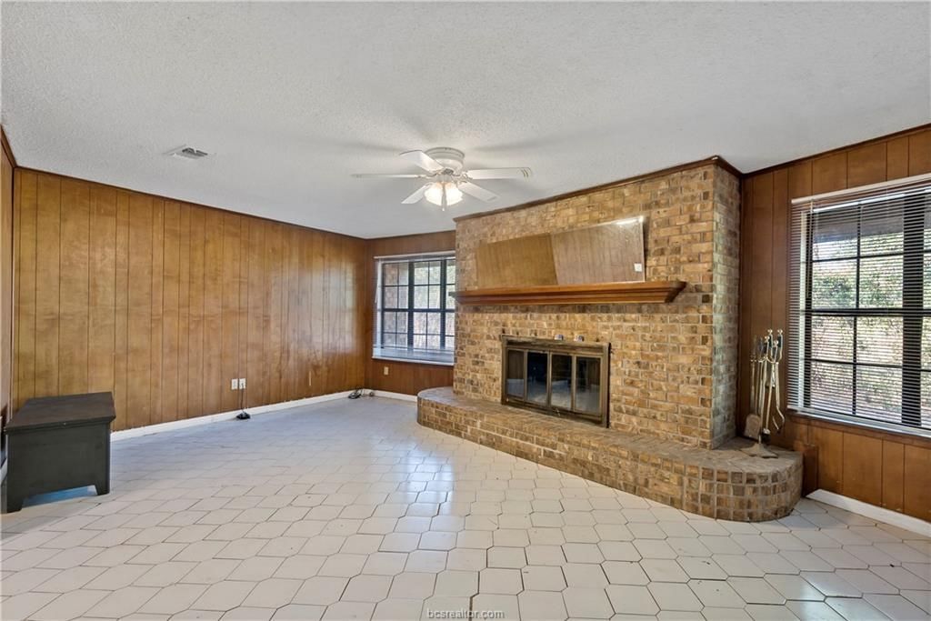 Real estate property located at 879 Berry, Madison, Madisonville, TX, US