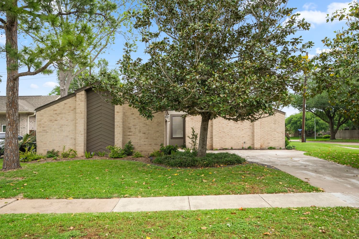 Real estate property located at 2639 Austins, Fort Bend, The Highlands, Sugar Land, TX, US