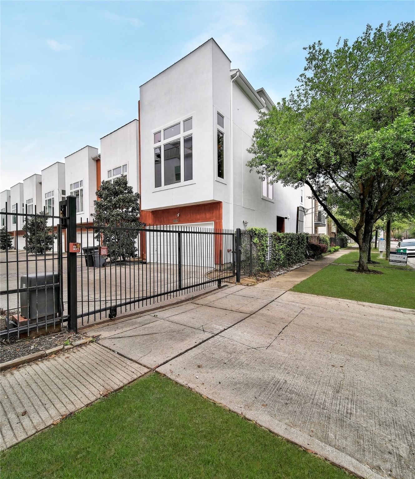 Real estate property located at 2718 Clay, Harris, Delano Xing, Houston, TX, US
