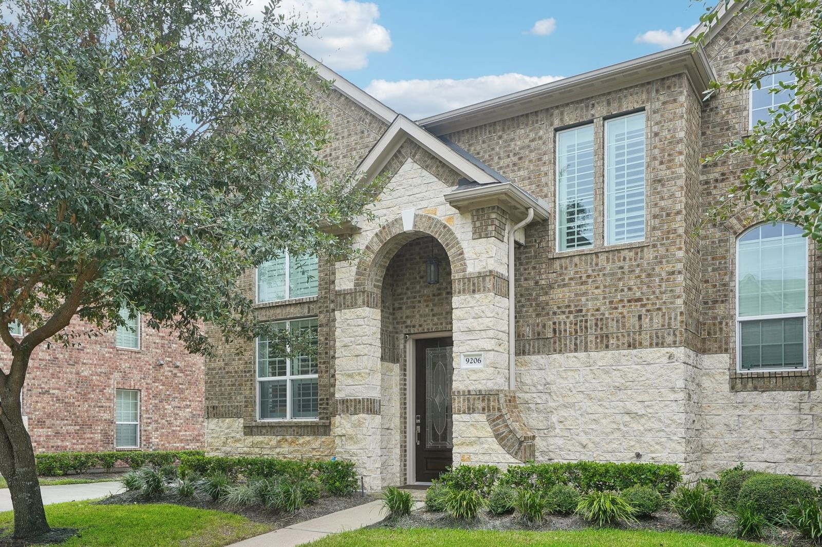 Real estate property located at 9206 Solvista Pass, Harris, Vintage Royale Sec 1, Houston, TX, US