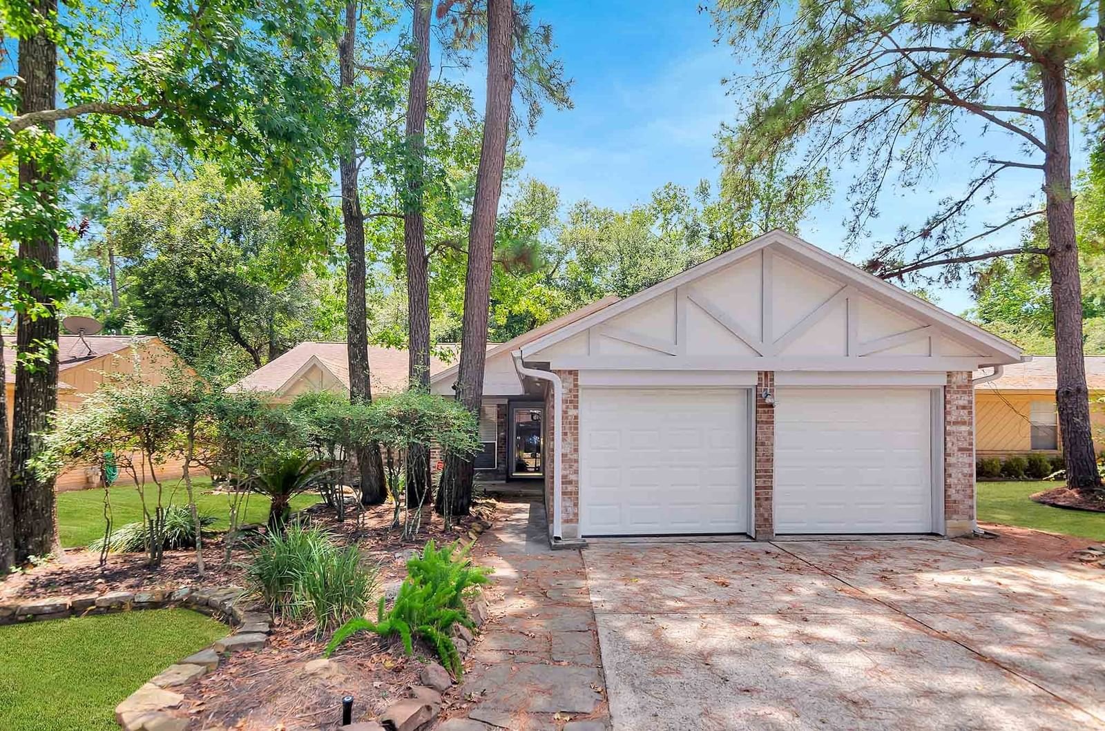 Real estate property located at 17 BROKEN OAK, Montgomery, WOODLANDS PANTHER CREEK, The Woodlands, TX, US