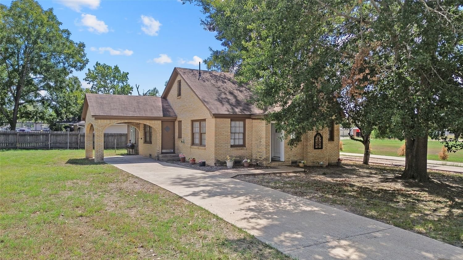 Real estate property located at 109 South, Madison, NA, Madisonville, TX, US