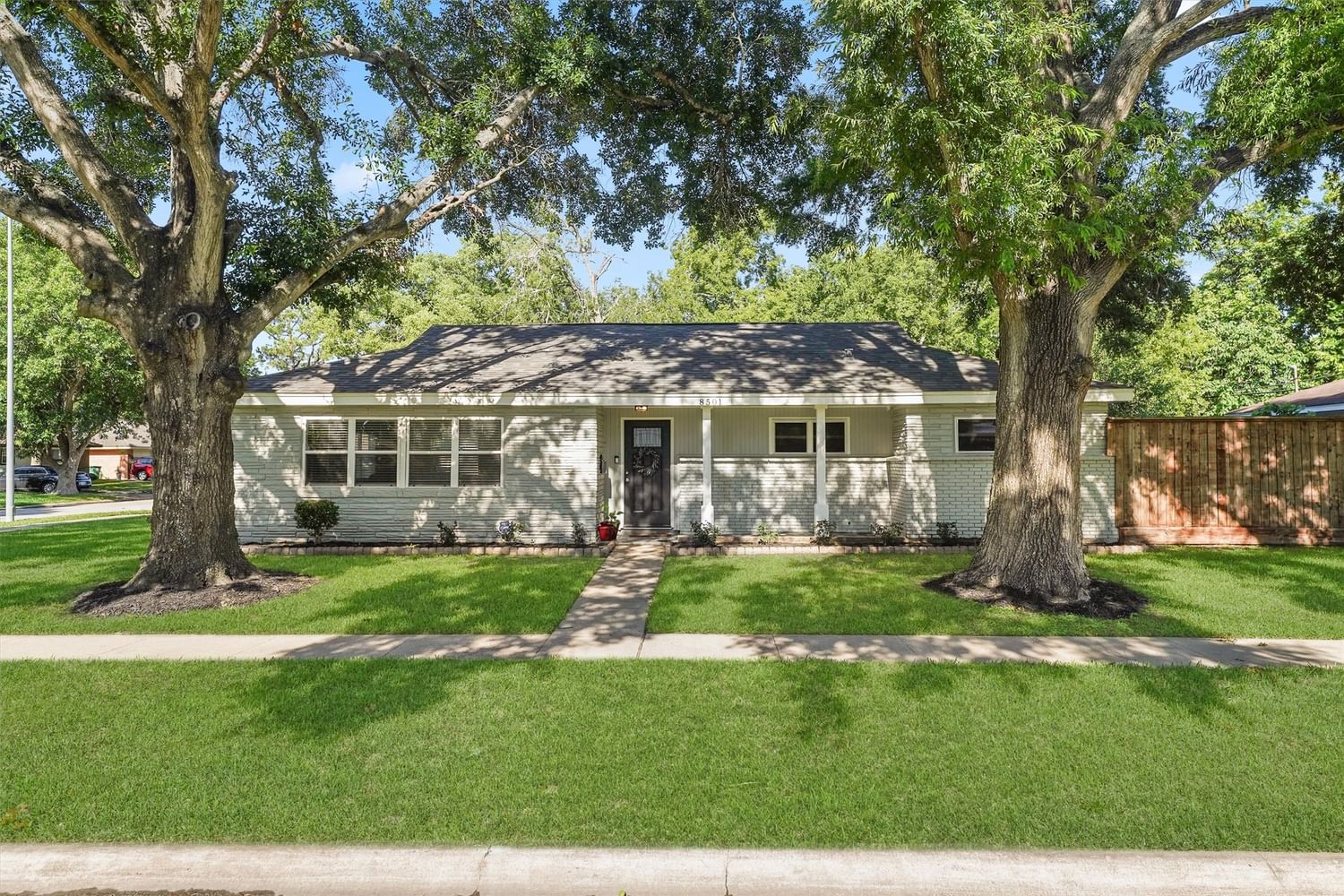 Real estate property located at 8501 Bob White, Harris, Robindell Sec 01, Houston, TX, US