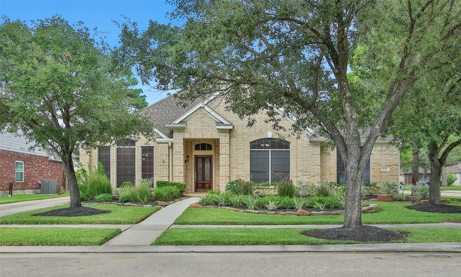 Real estate property located at 19302 Paradise Summit, Harris, Canyon Gate At Northpointe, Tomball, TX, US