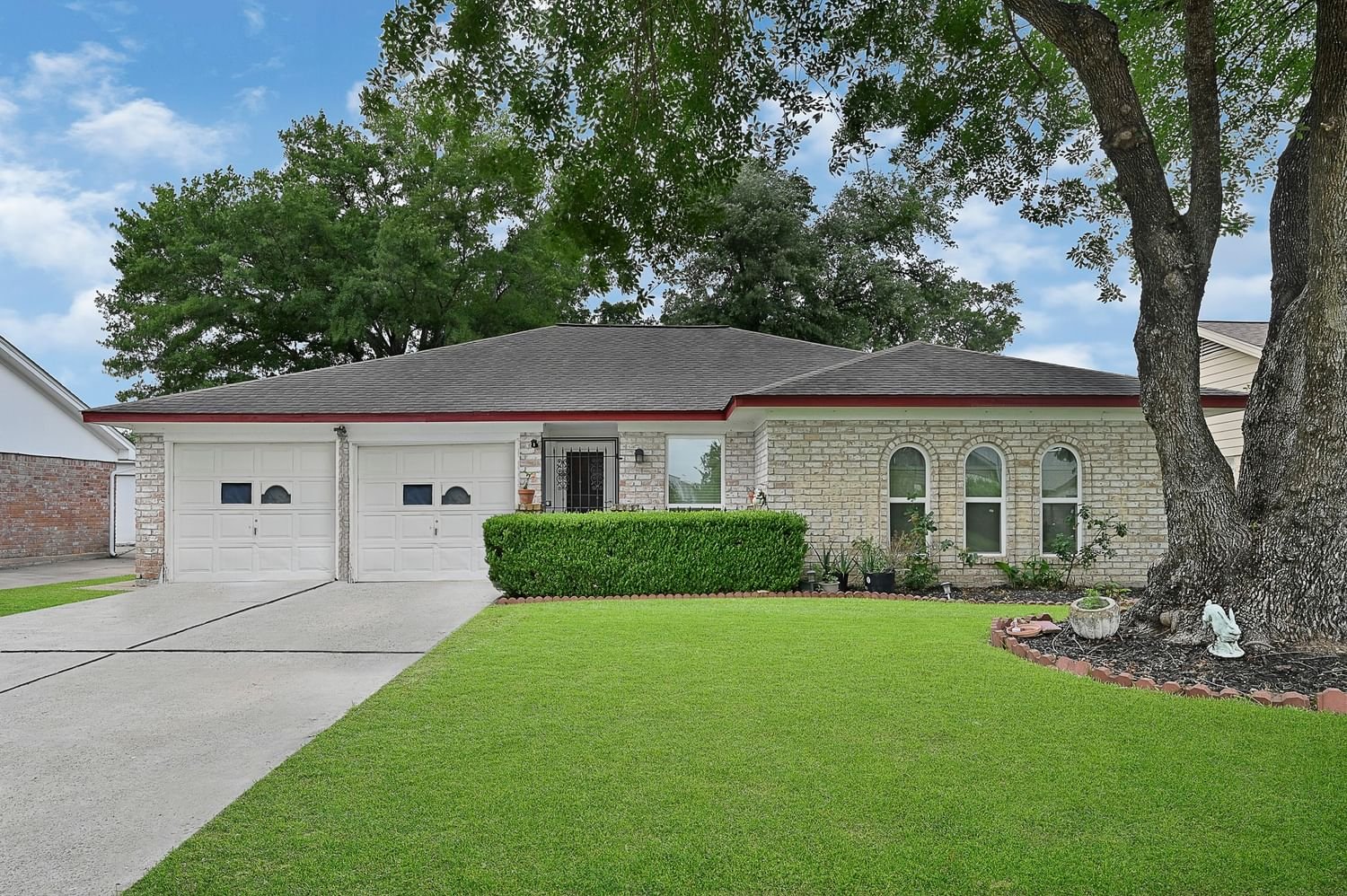 Real estate property located at 342 Mistywood, Harris, North Forest Sec 01, Houston, TX, US