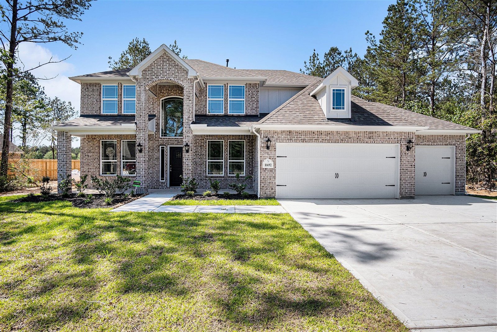 Real estate property located at 16692 Rockwall, Montgomery, Conroe, TX, US