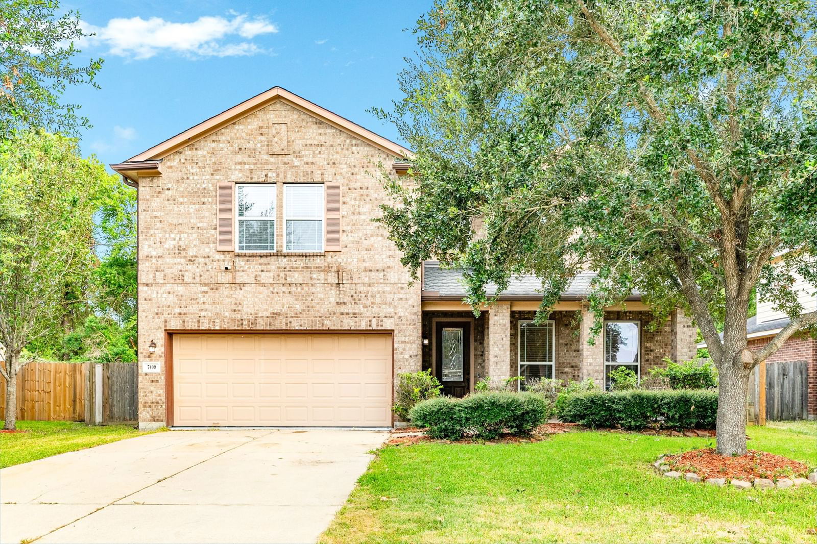 Real estate property located at 7409 Quiet River, Brazoria, Avalon Terrace Sec 3, Pearland, TX, US