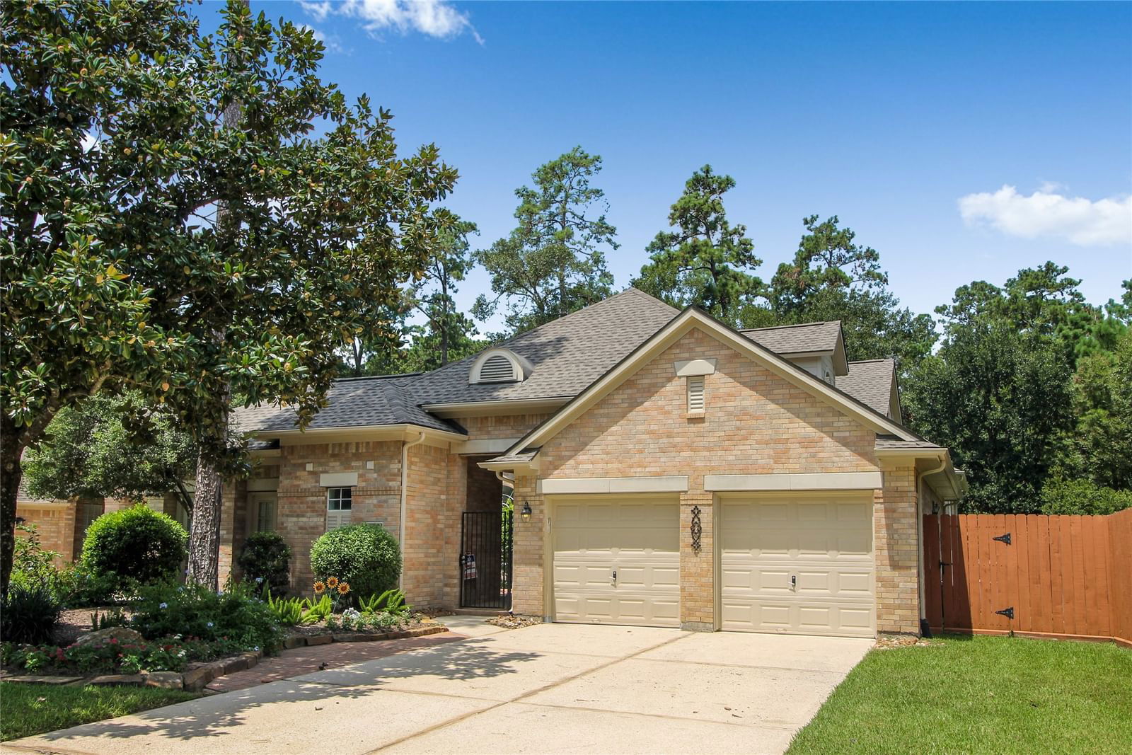 Real estate property located at 198 Northcastle, Montgomery, Wdlnds Windsor Hills, Conroe, TX, US