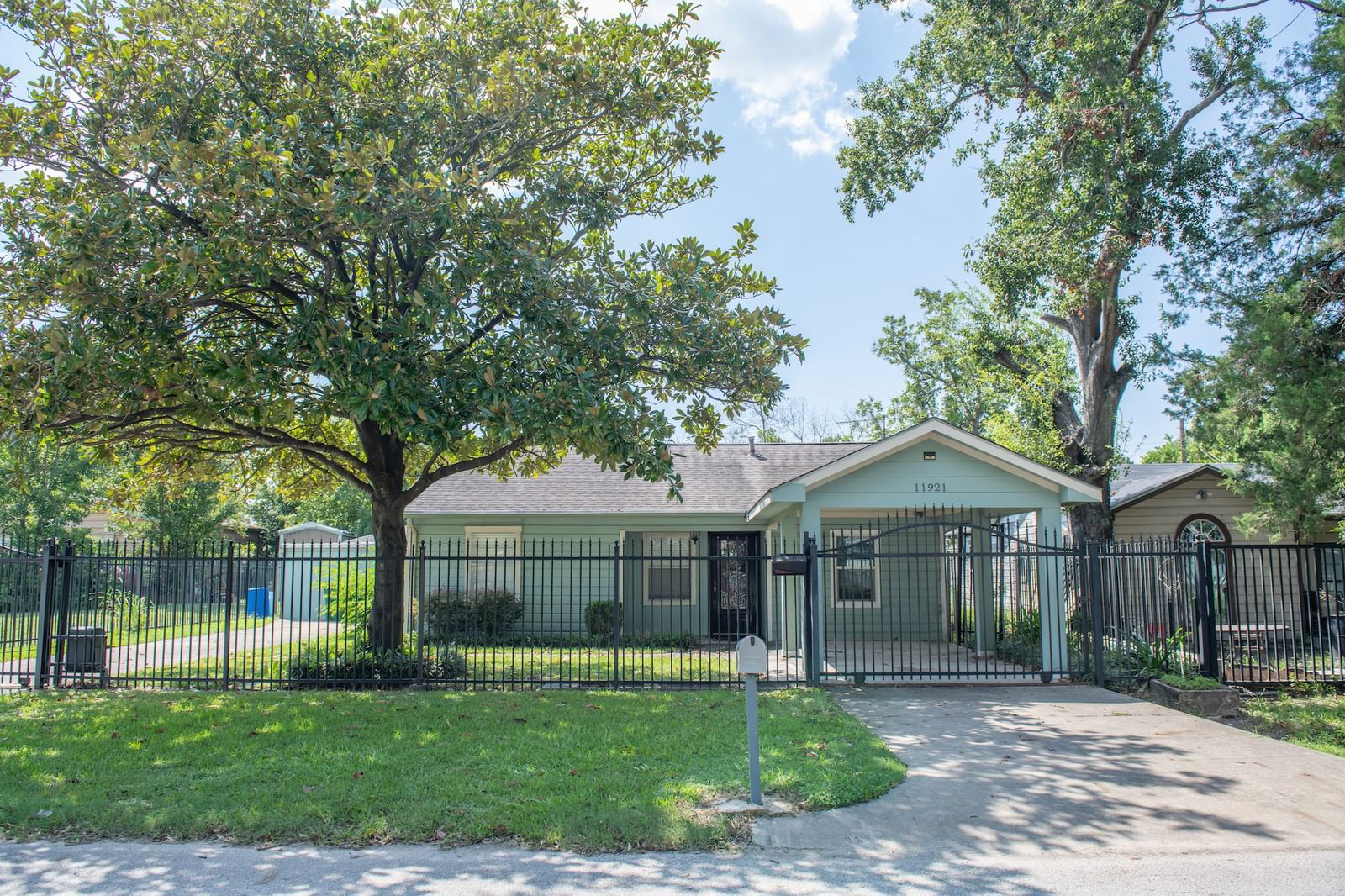 Real estate property located at 11921 Meadowgreen, Harris, Fair Meadow, Houston, TX, US