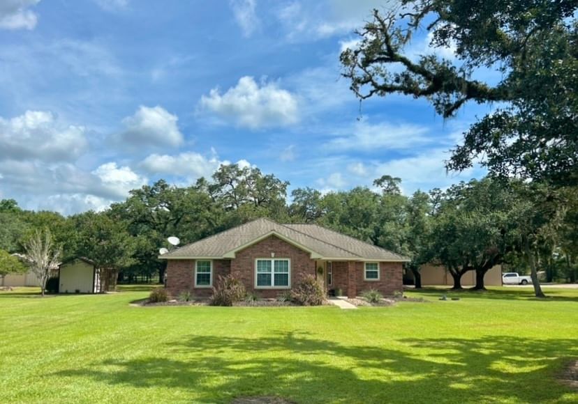 Real estate property located at 8569 Plantation C810C, Brazoria, Gayle Estates, West Columbia, TX, US