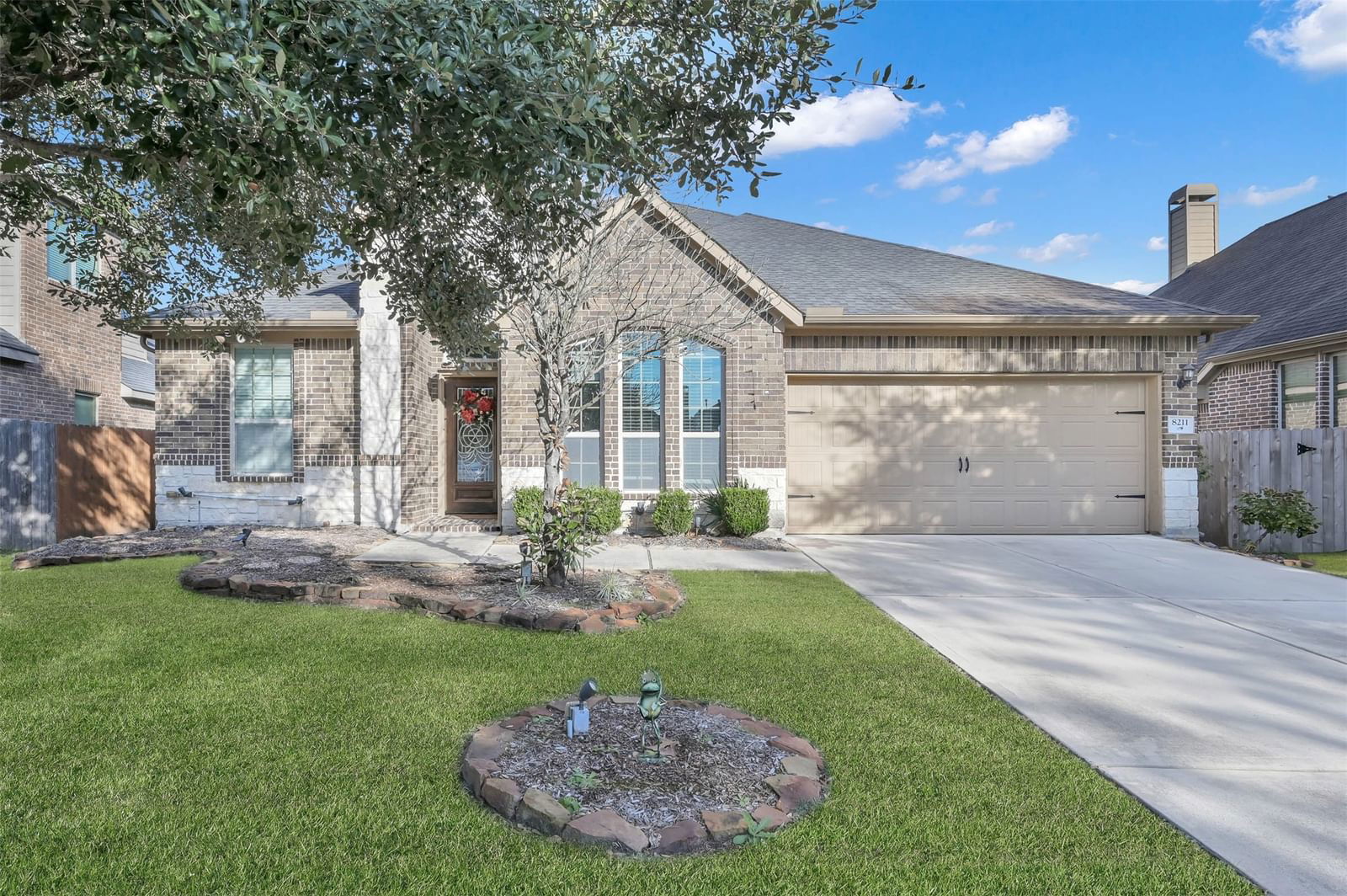 Real estate property located at 8211 Laughing Falcon, Montgomery, Harpers Preserve 01, Conroe, TX, US