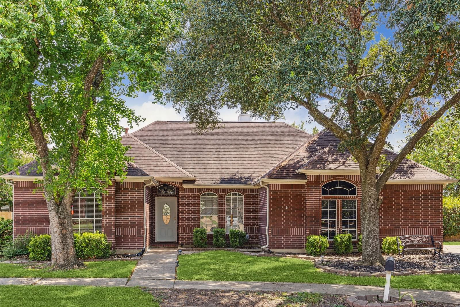 Real estate property located at 16031 Mountain Shadows, Harris, Feste Park At Bear Creek Villa, Houston, TX, US