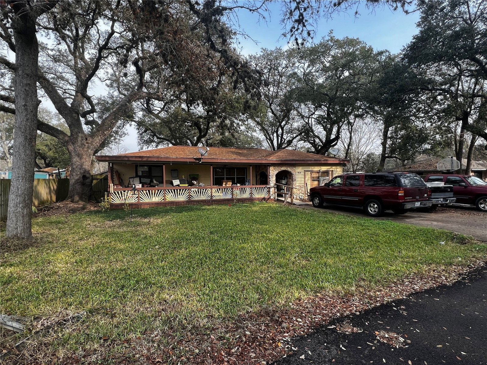 Real estate property located at 914 Meyers, Brazoria, Clute, TX, US