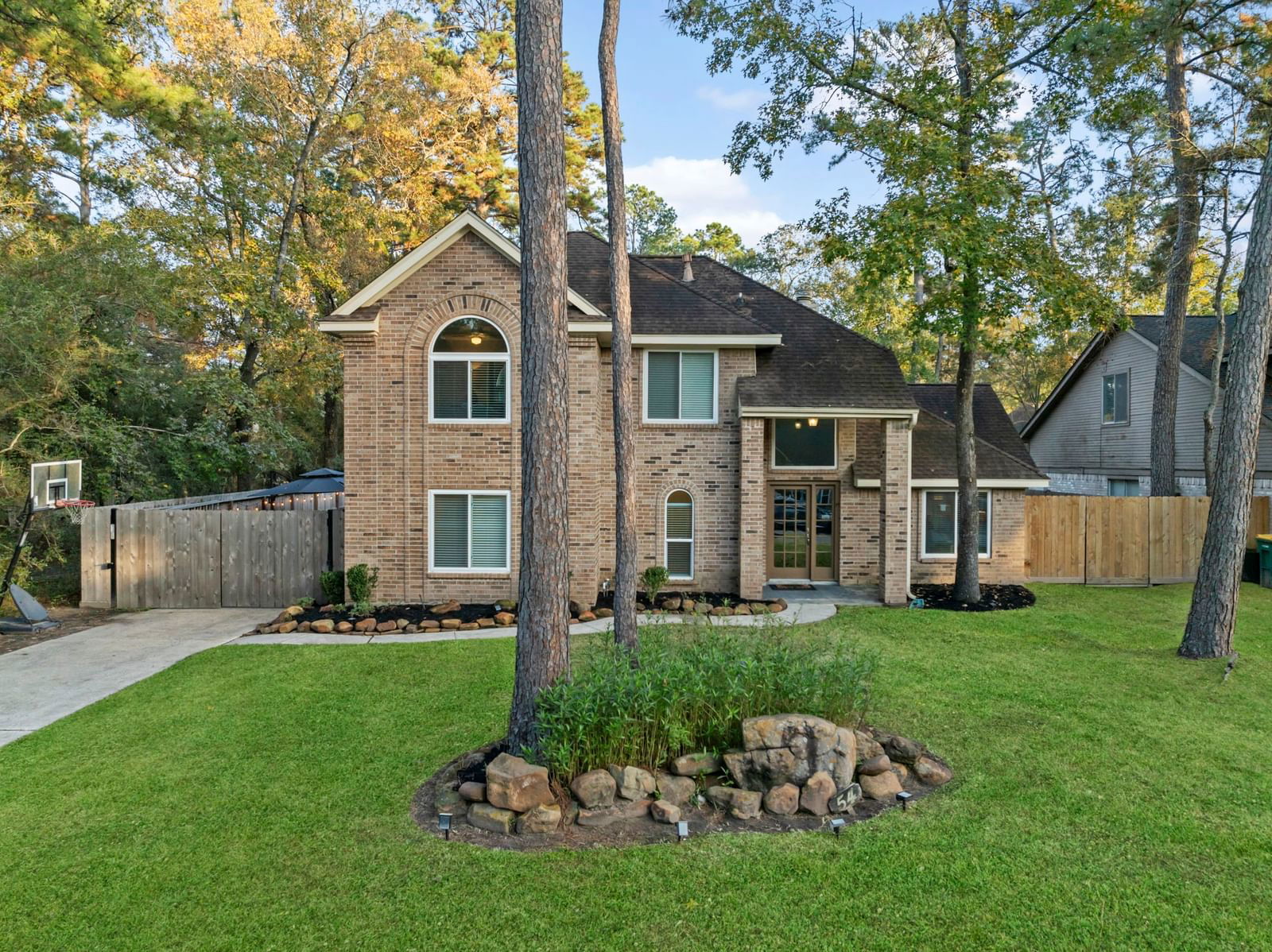 Real estate property located at 54 Quiet Oak, Montgomery, Wdlnds Village Cochrans Cr 02, The Woodlands, TX, US