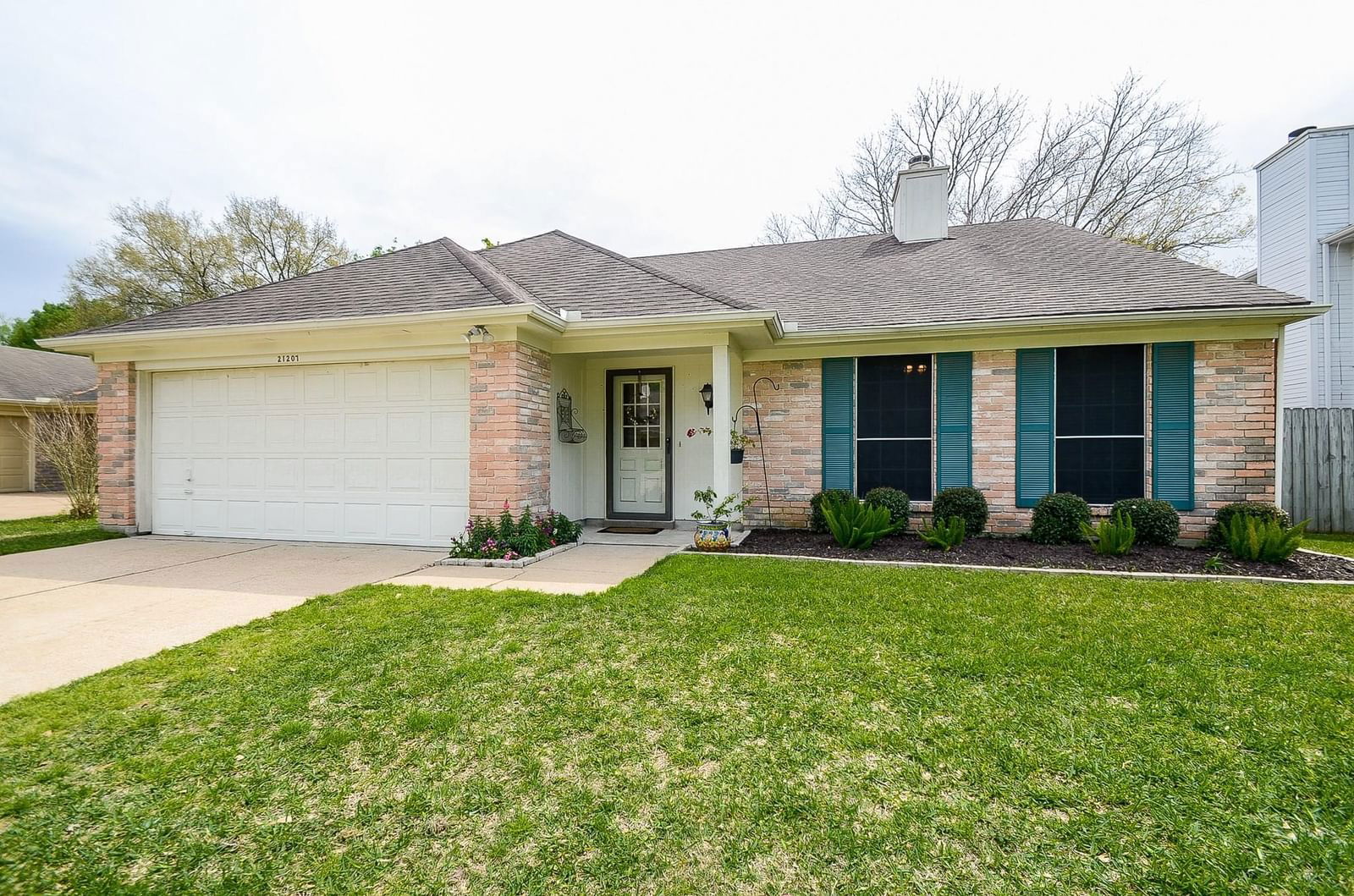 Real estate property located at 21207 Park Valley Drive, Harris, Memorial Pkwy Sec 13, Katy, TX, US