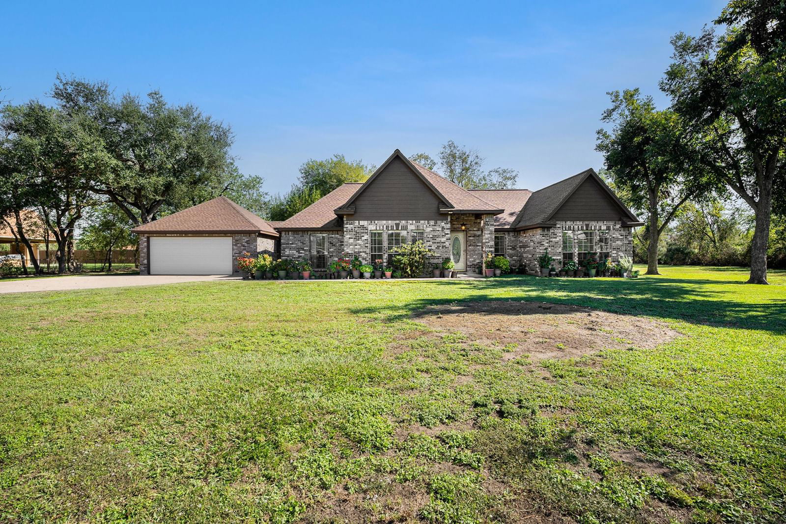 Real estate property located at 811 Steele, Harris, Willow Grove, Highlands, TX, US