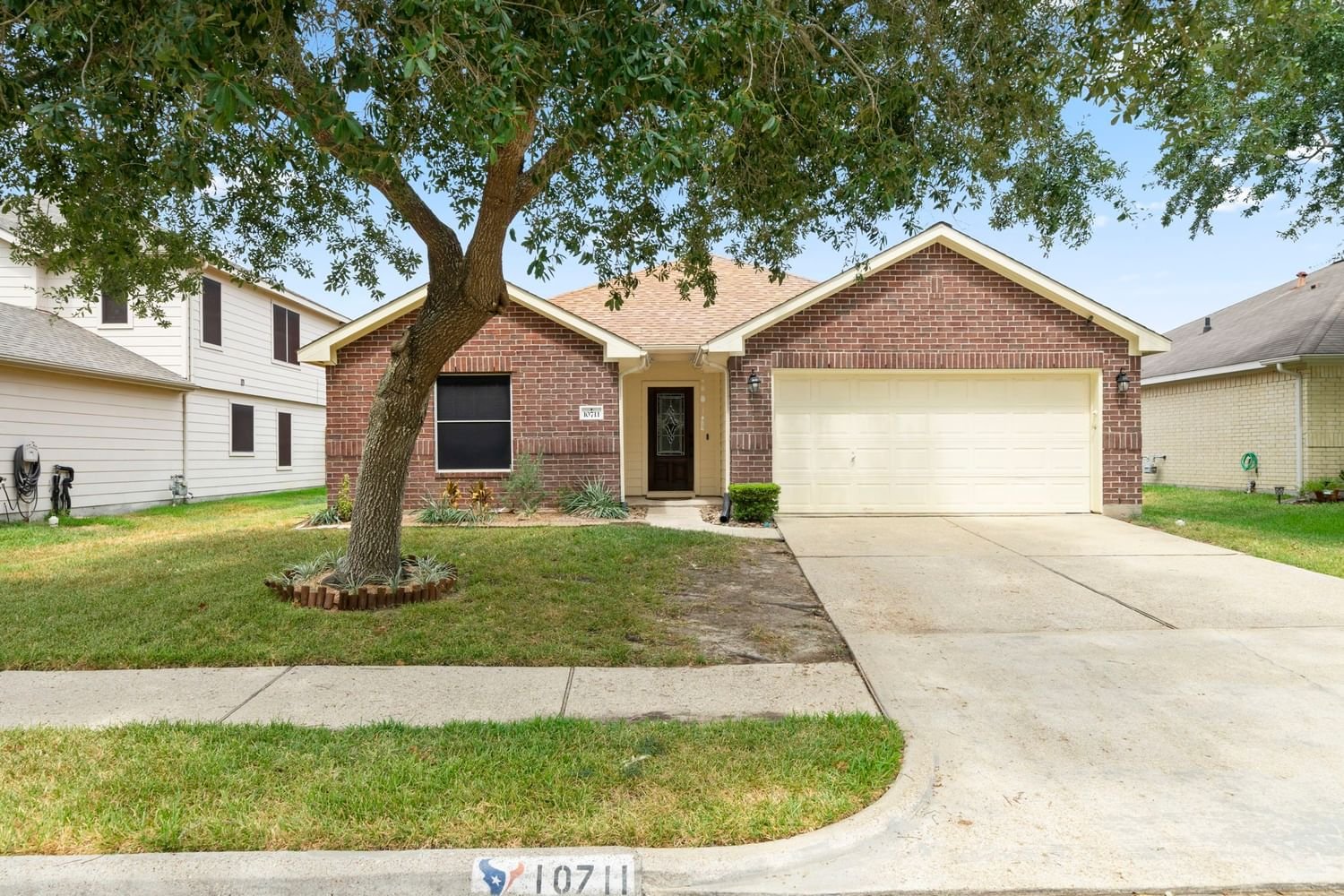 Real estate property located at 10711 Gold Finch, Chambers, Baytown, TX, US