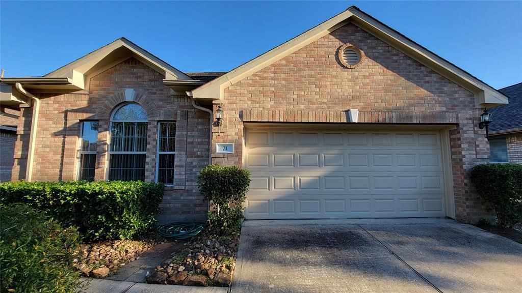 Real estate property located at 71 Country Gate, Montgomery, Wdlnds Windsor Hills 03, Conroe, TX, US