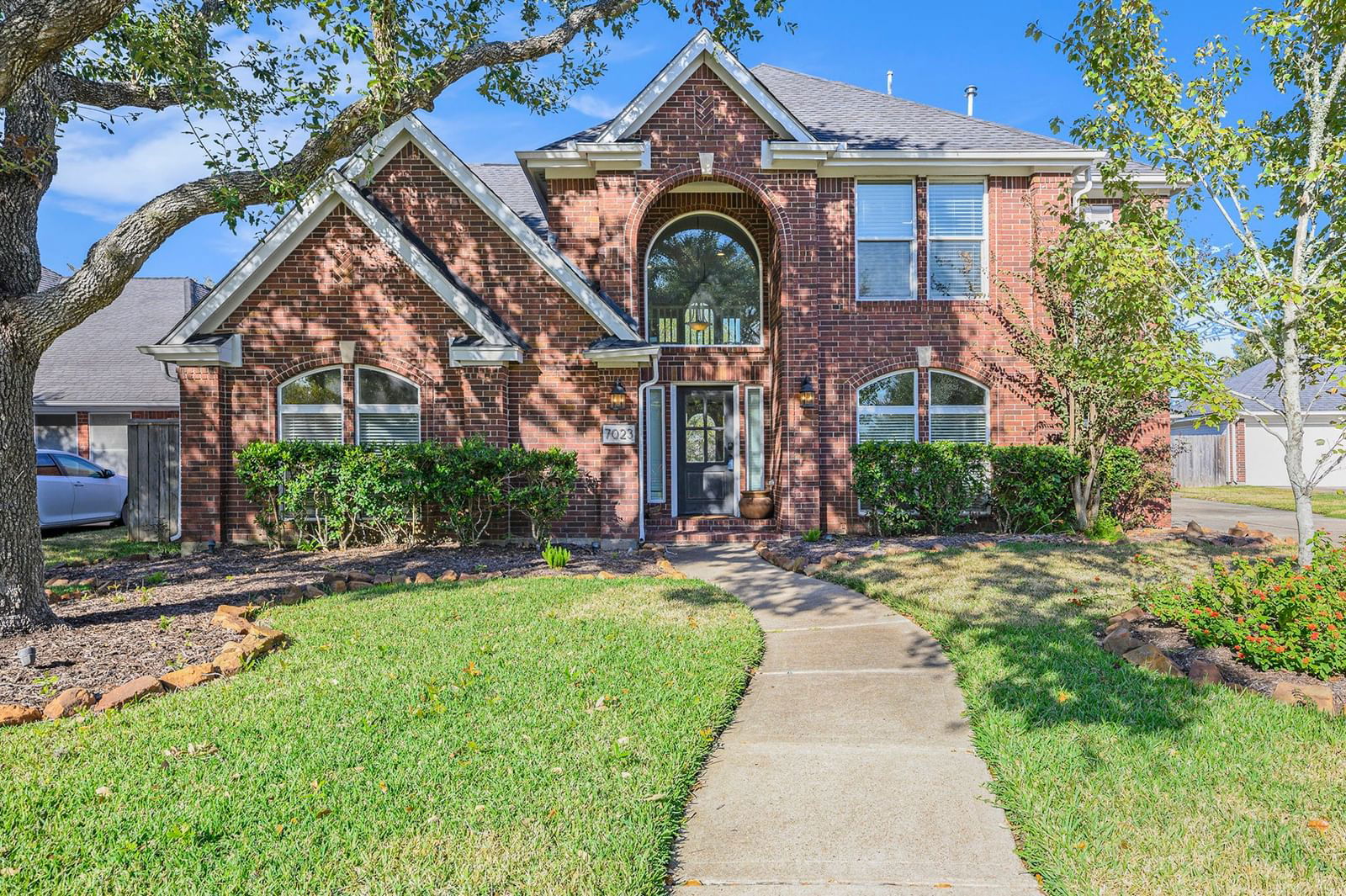 Real estate property located at 7023 Briar Meadow, Fort Bend, Greatwood Village Sec 1, Sugar Land, TX, US