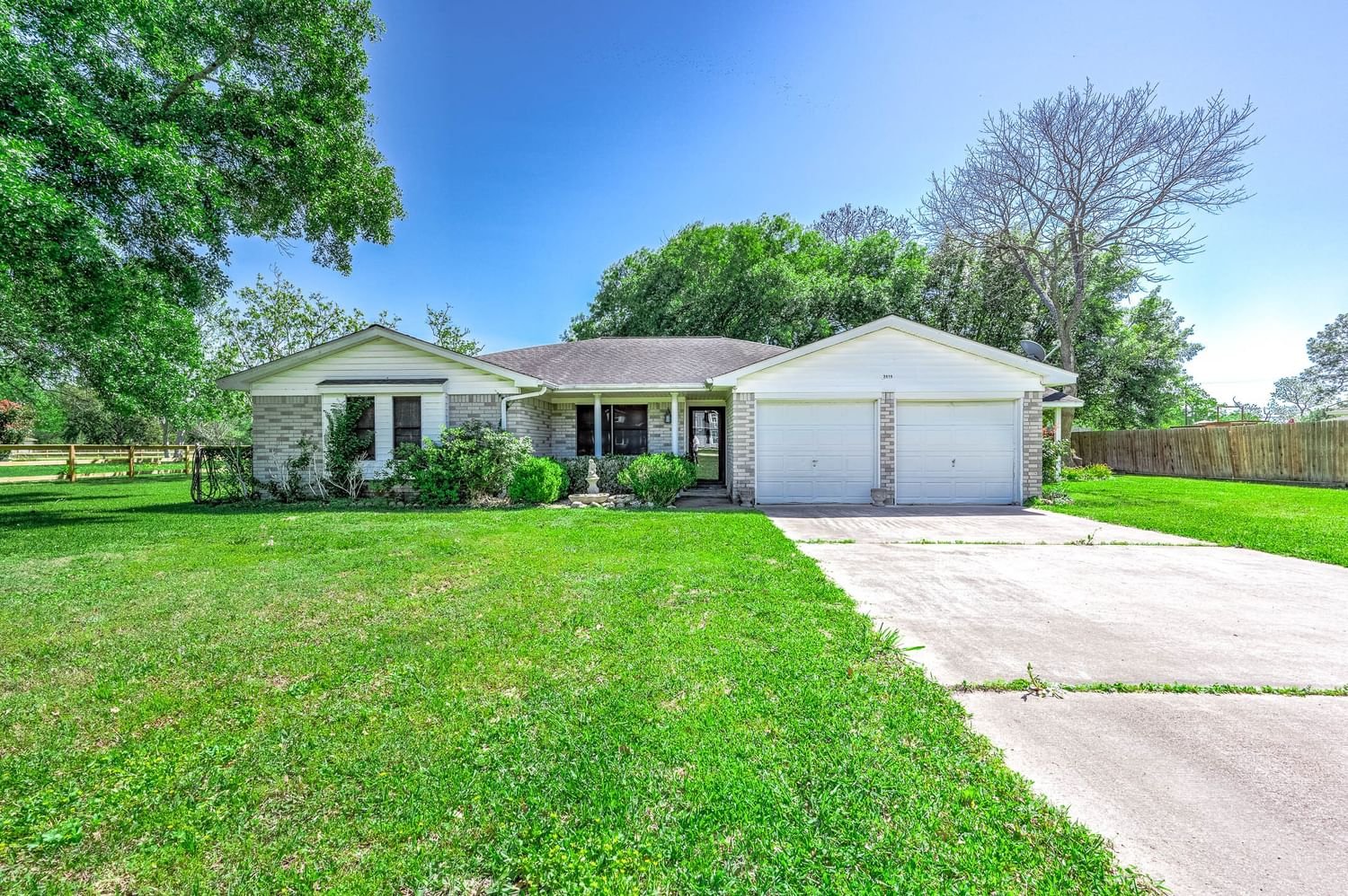 Real estate property located at 2818 County Road 936a, Brazoria, Heights Ridge Sec 2-4, Alvin, TX, US