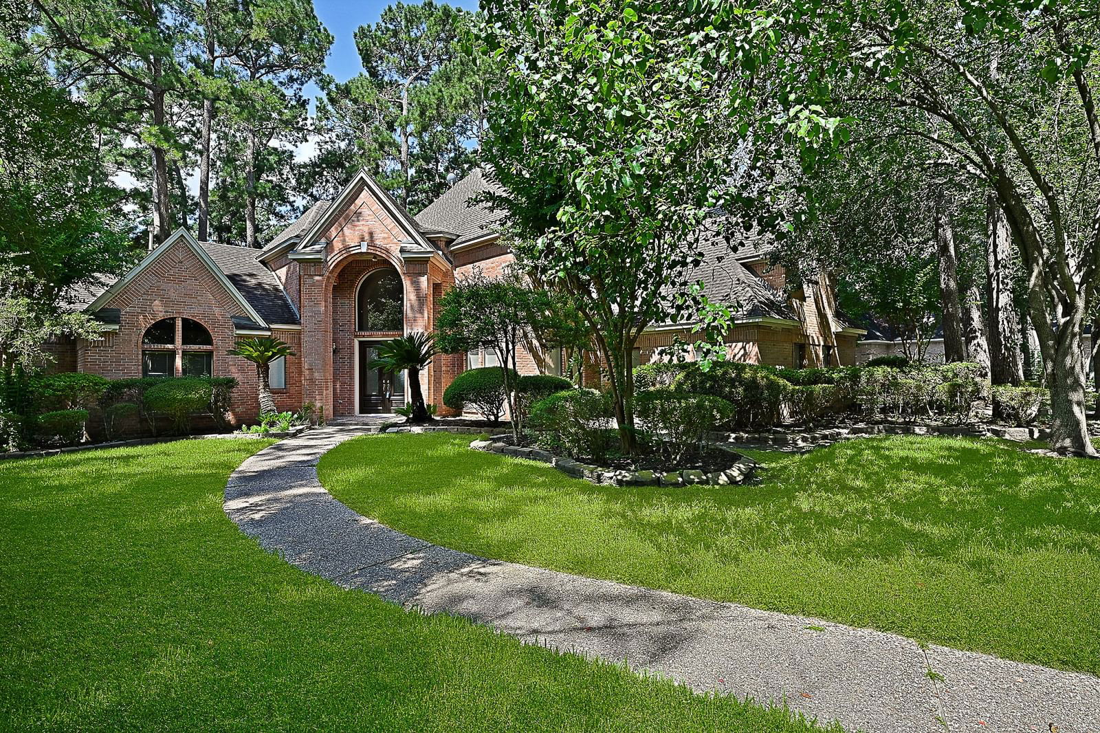 Real estate property located at 1611 Chestnut Grove, Harris, Kings Point Village Sec 04, Kingwood, TX, US
