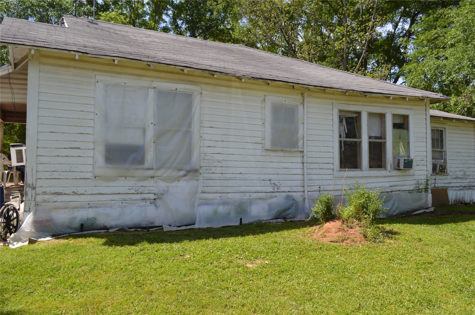 Real estate property located at 909 Hicks, Shelby, None, Center, TX, US