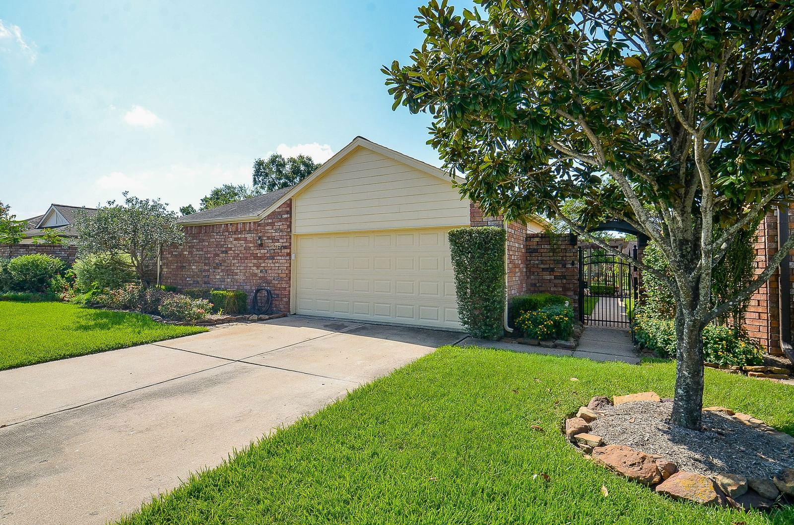 Real estate property located at 13015 Worthington, Fort Bend, Barrington Place Sec 3, Sugar Land, TX, US