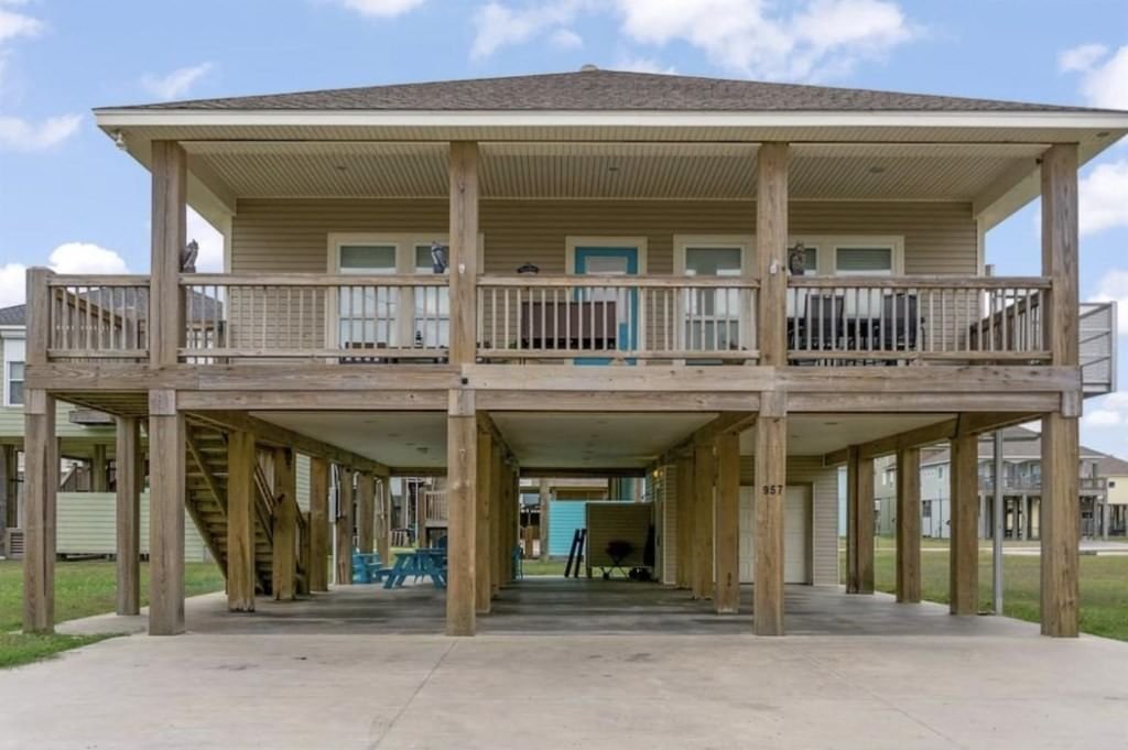 Real estate property located at 957 Fisherman, Galveston, Stingaree Cove, Crystal Beach, TX, US