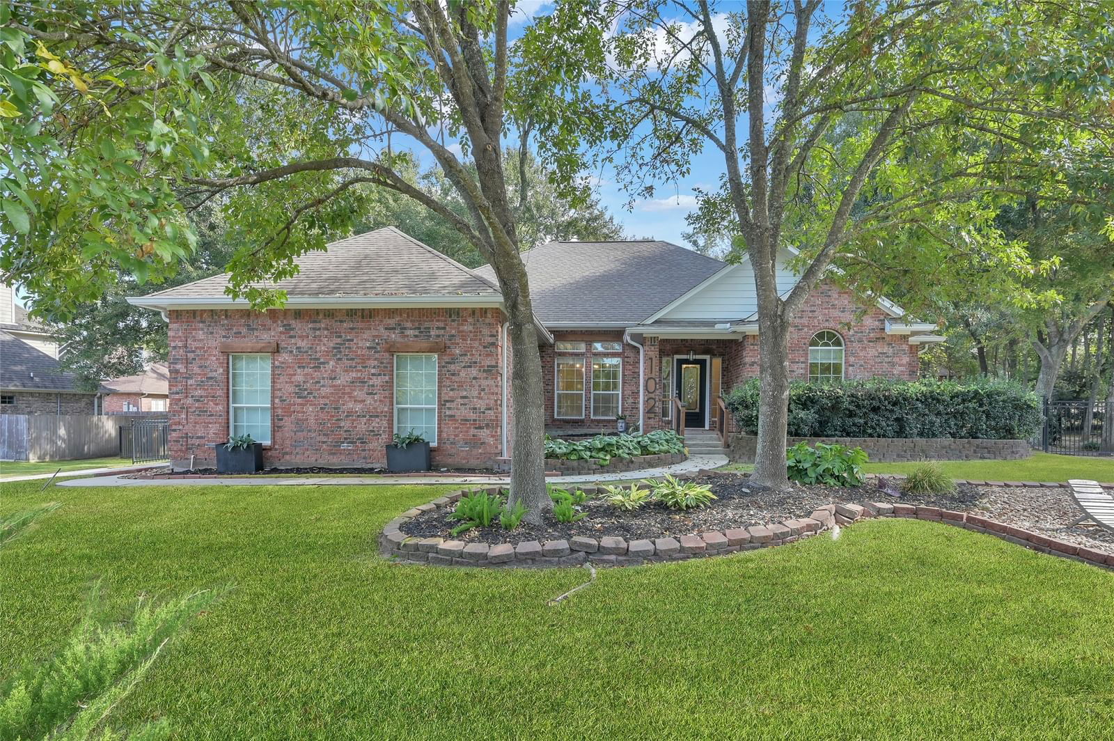 Real estate property located at 102 Clear Springs, Montgomery, April Sound 01, Conroe, TX, US