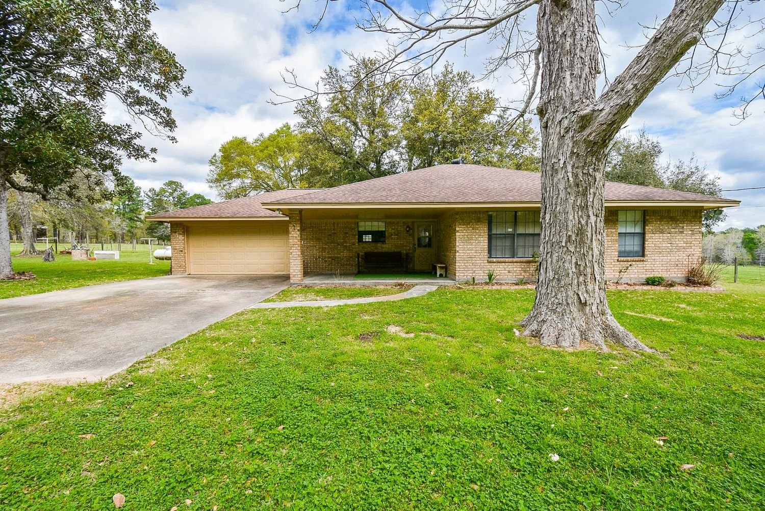 Real estate property located at 24306 Forest Glen, Montgomery, ., Richards, TX, US