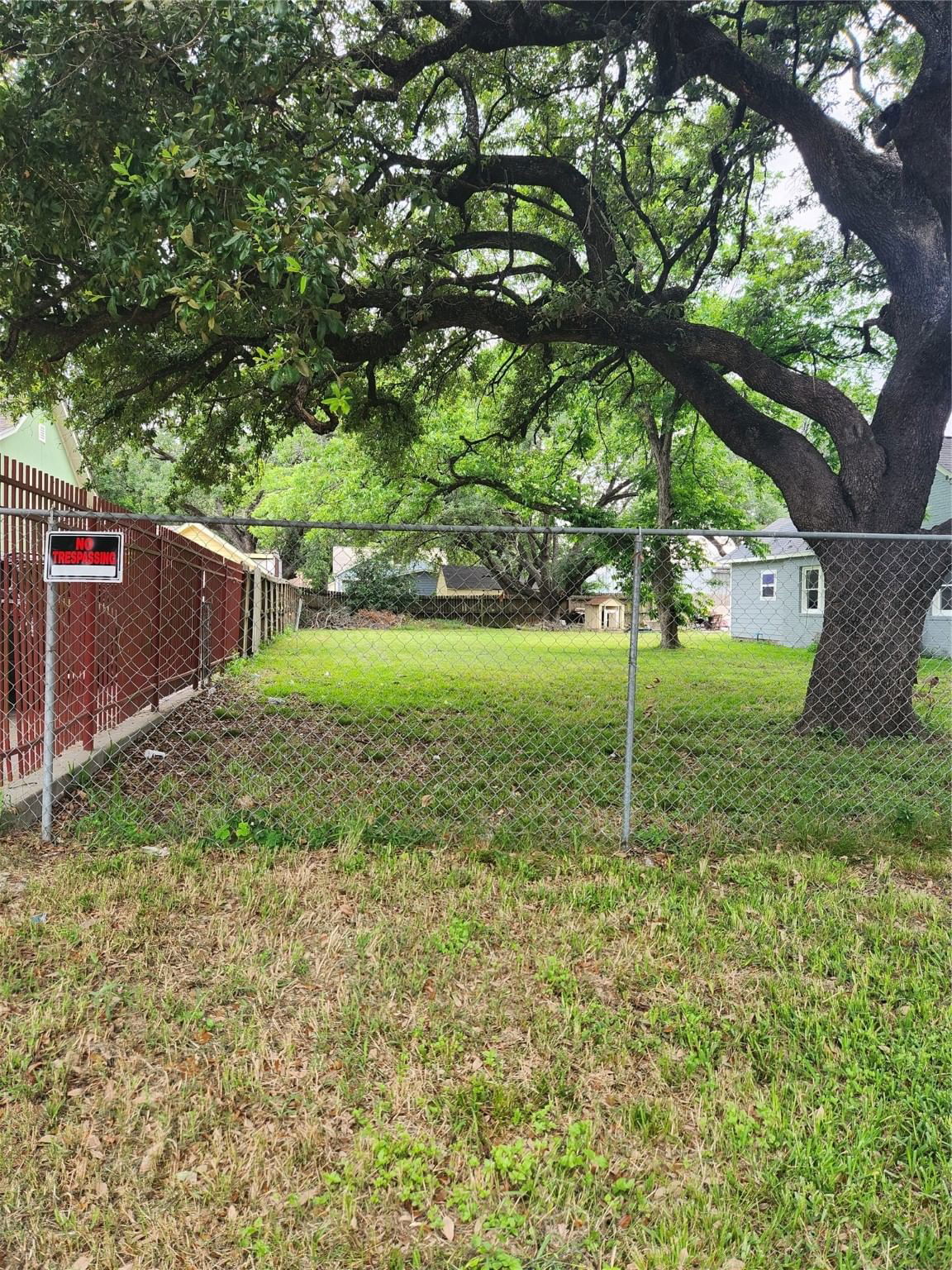 Real estate property located at 206 Center, Harris, Parks J D, Pasadena, TX, US