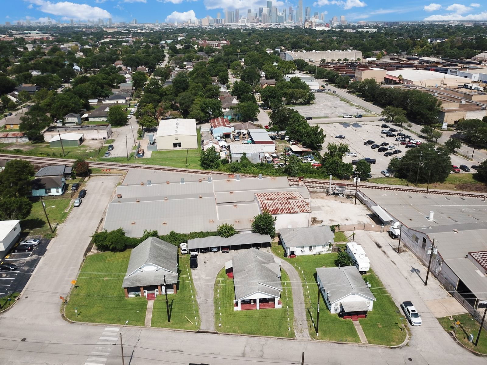 Real estate property located at 1308 Hughes, Harris, Dissen Heights, Houston, TX, US