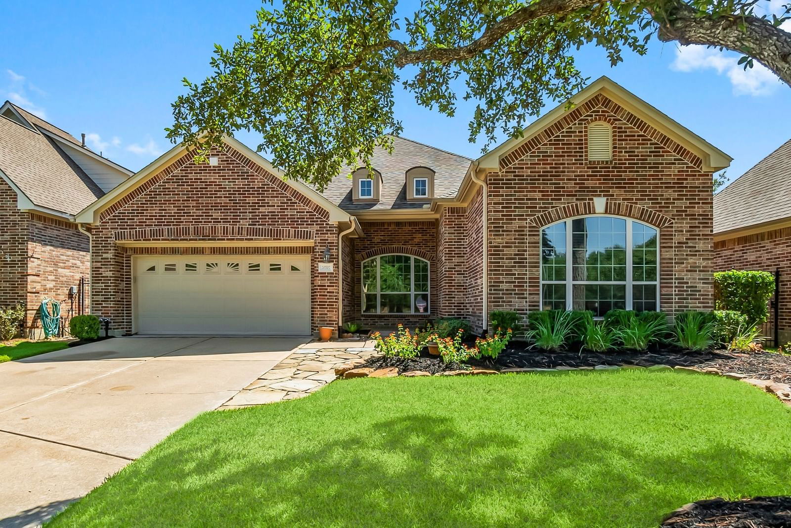 Real estate property located at 20702 Flora View, Harris, Windrose Pinelakes Promenade, Spring, TX, US