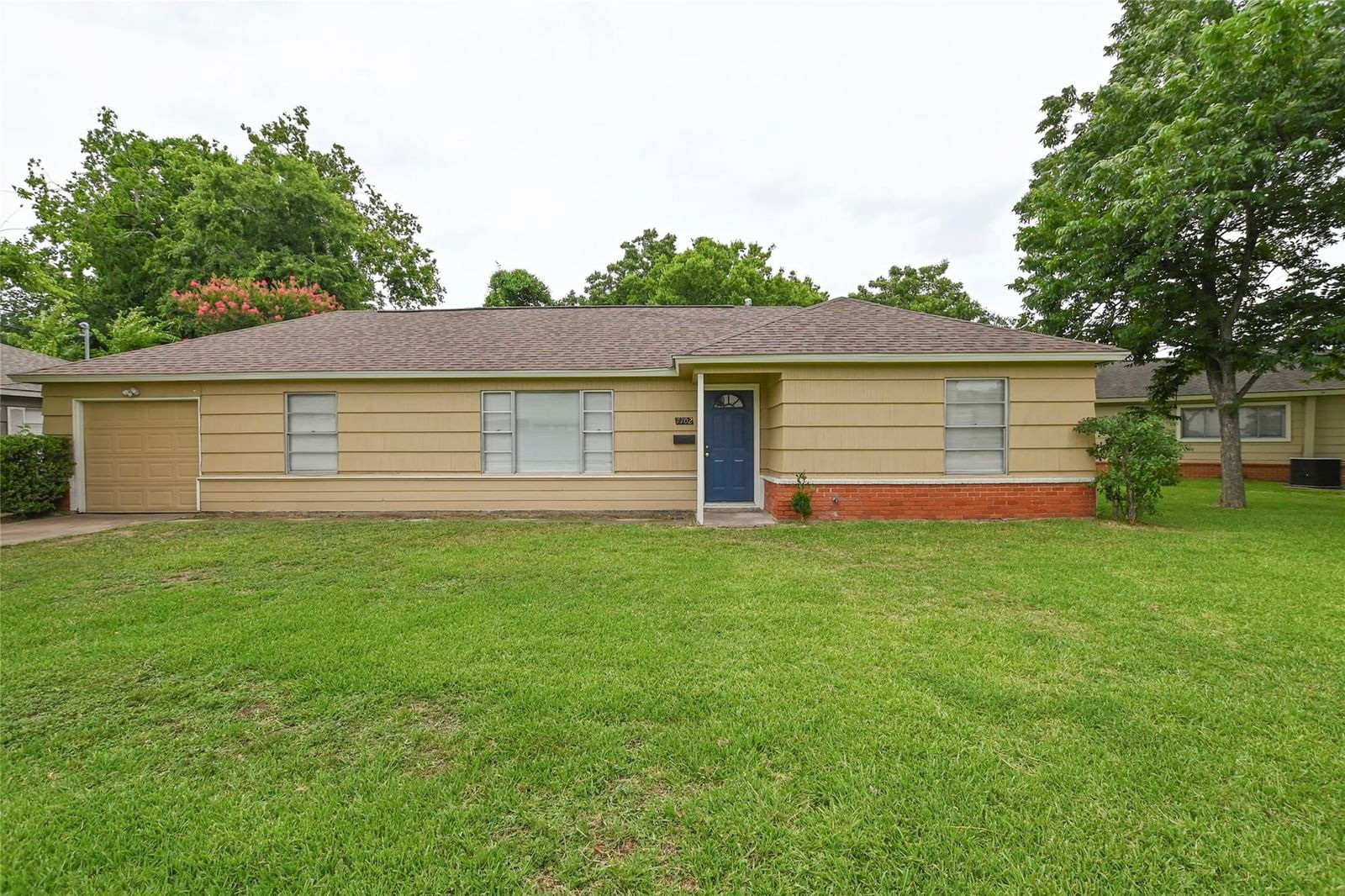 Real estate property located at 7702 Cedel, Harris, Silverbonnet Place, Houston, TX, US