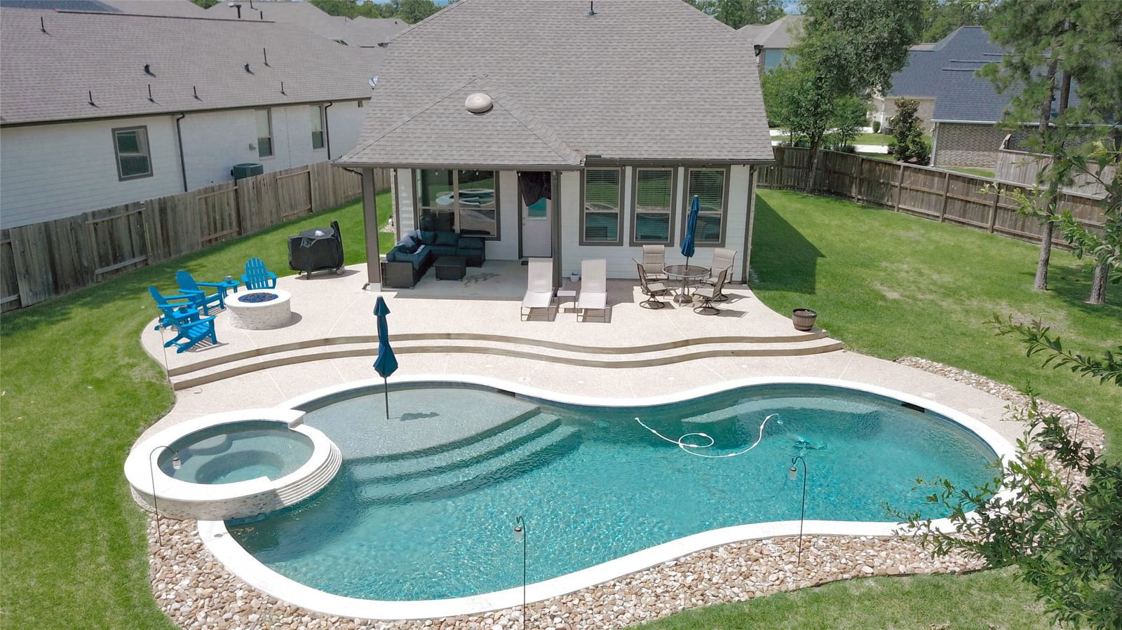 Real estate property located at 252 Crest Edge, Montgomery, Woodforest, Montgomery, TX, US