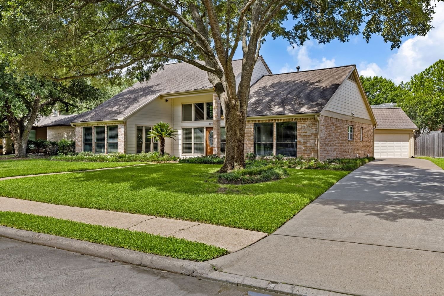 Real estate property located at 1054 Trapper Hill, Harris, Briarhills, Houston, TX, US